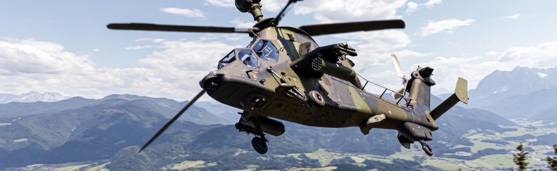 hélicoptère militaire / military helicopter