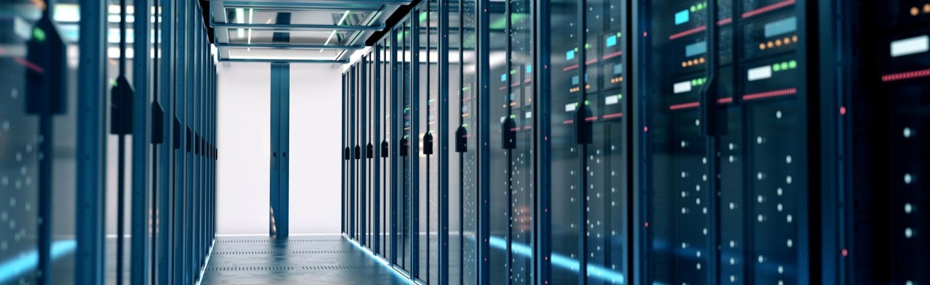 data center avec de nombreux racks / data centre with numerous racks