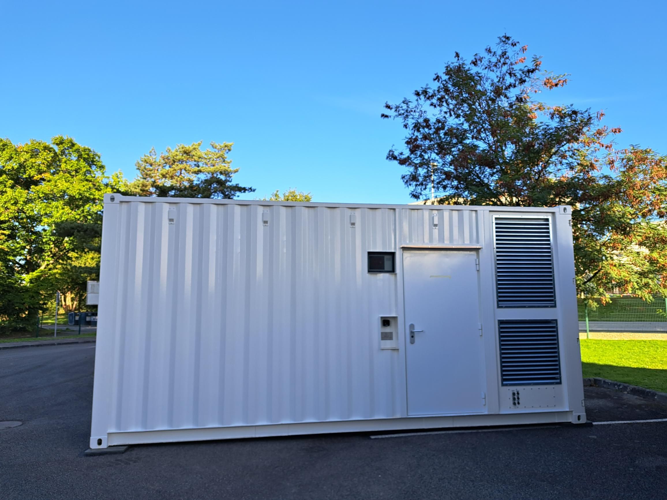 data center en conteneur installé / containerised data centre installed